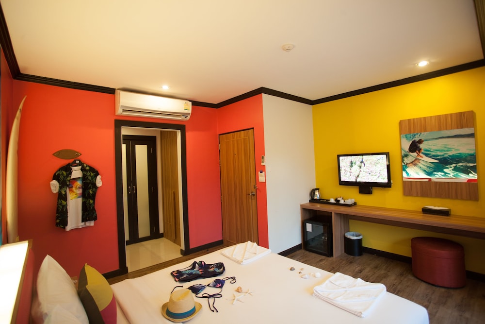 MUST SEA HOTEL(FORMERLY MUSSEE KATA BOUTIQUE) 33/70