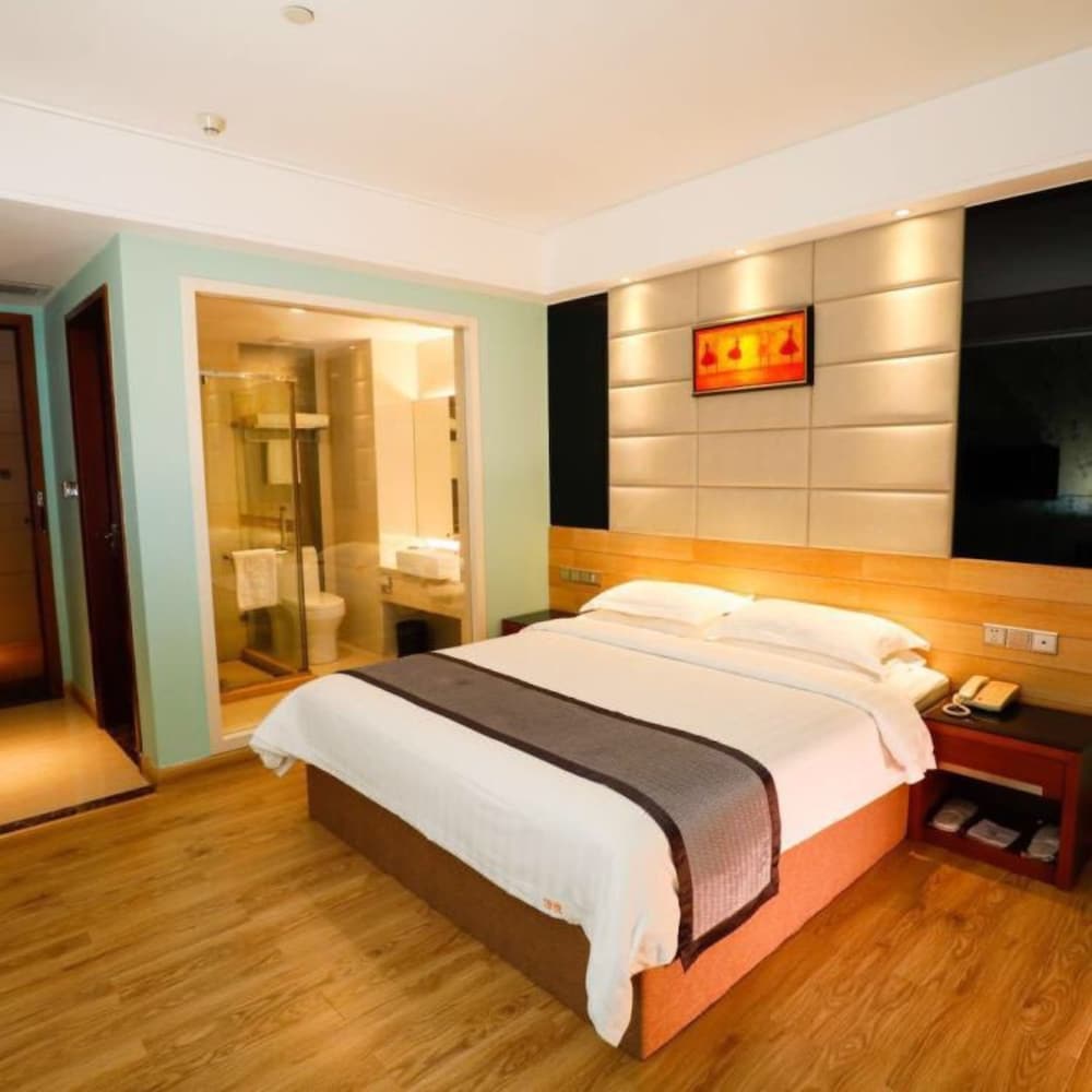 Superior Hotel (Guangzhou Yingbin No.1) 5/19