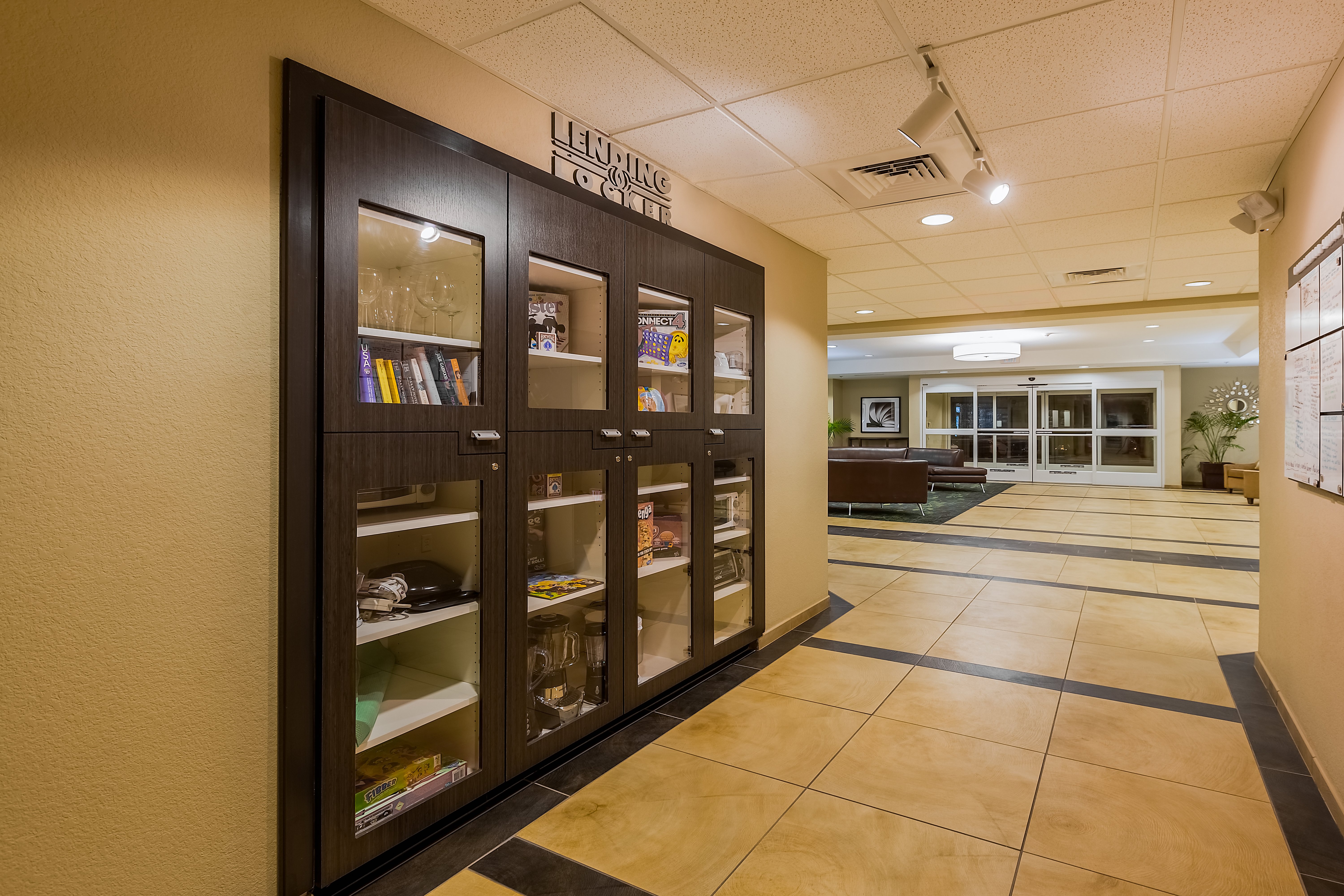 Candlewood Suites TUCSON 17/37