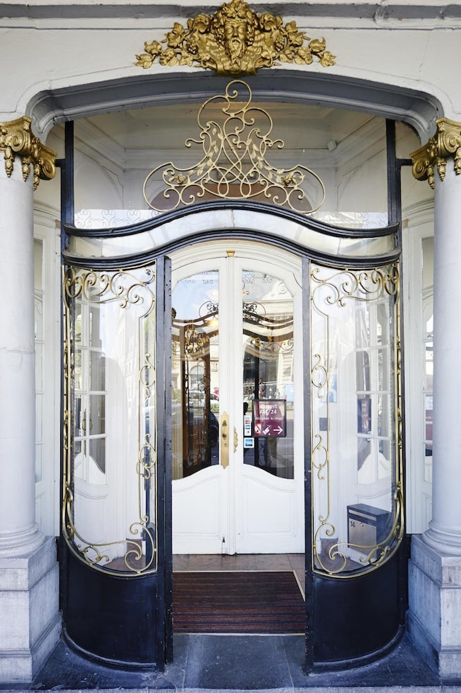 lobby