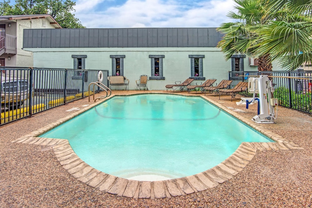 Days Inn By Wyndham Austin/University/Downtown 23/32