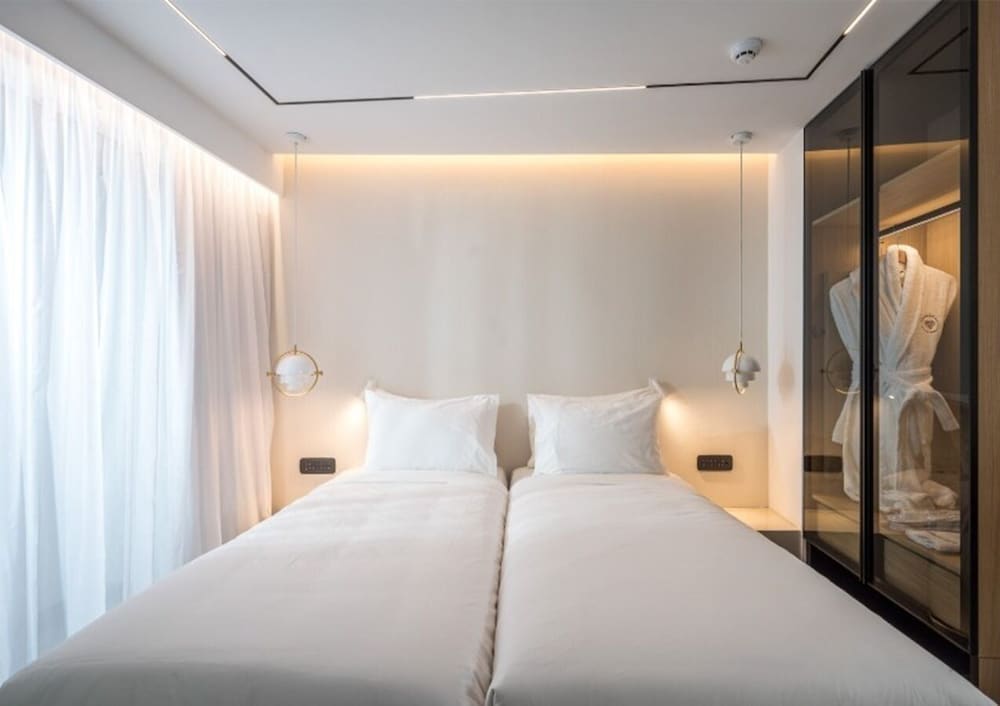 Ethereal White Resort Hotel & Spa Adults Only 16+ 33/81