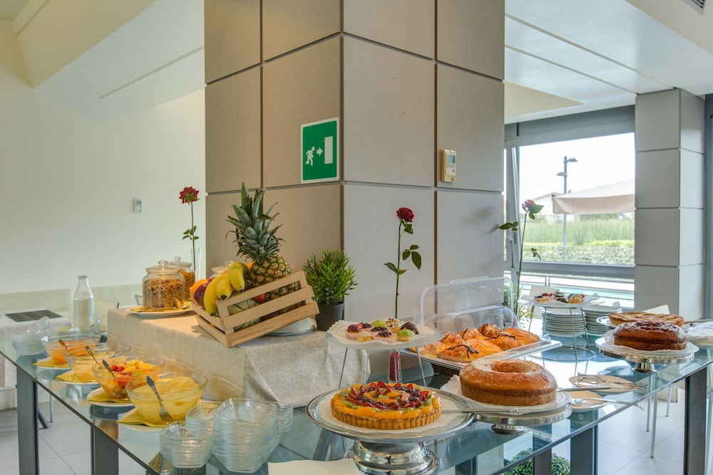 Ardeatina Park Hotel 21/24