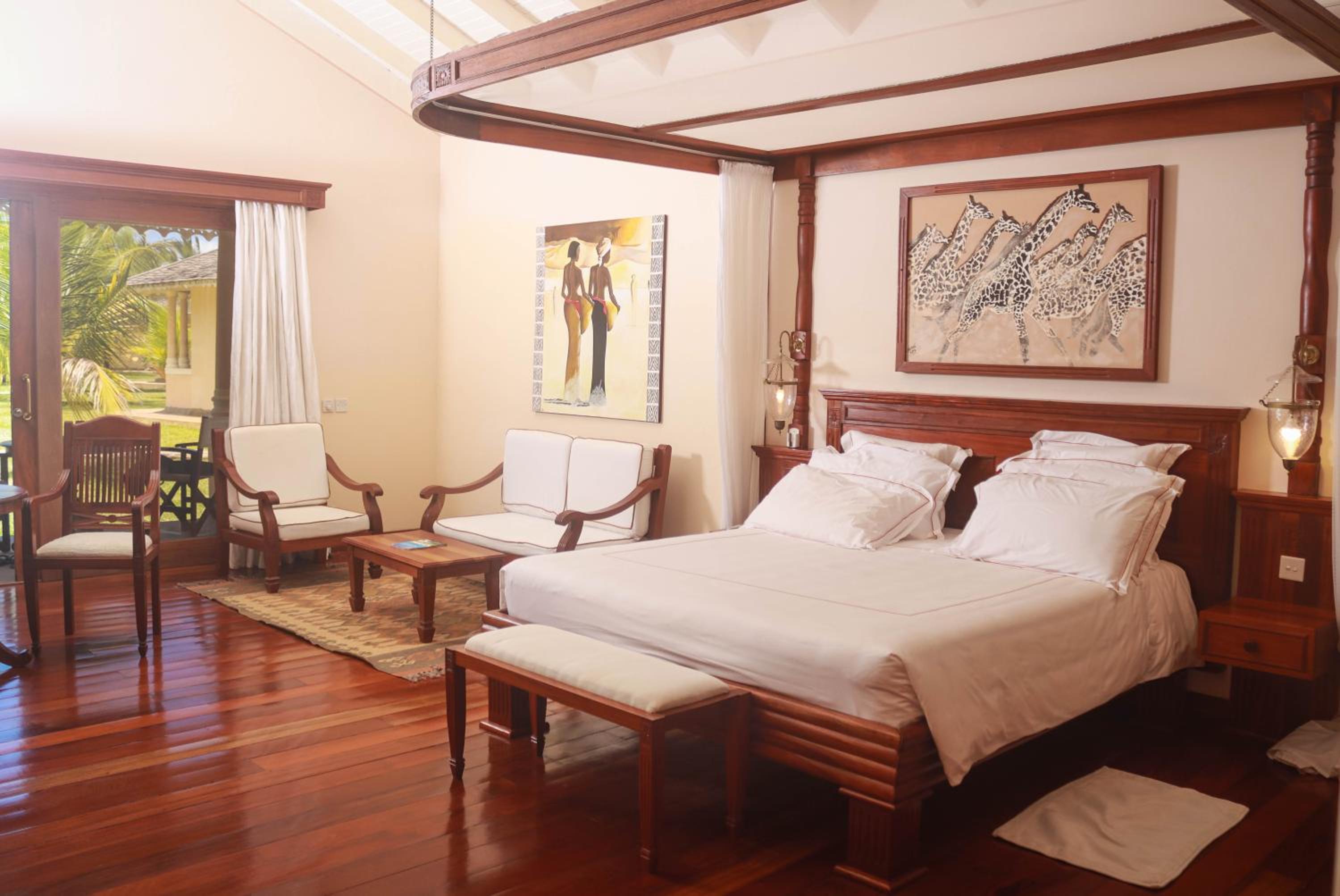 Suite, Ocean Beach Resort & Spa 3/6