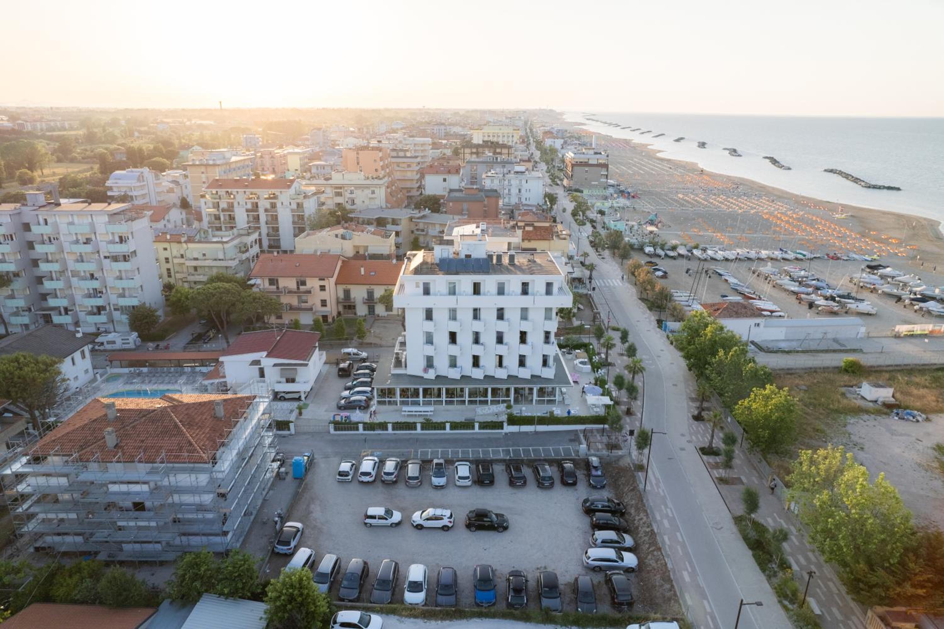 Hotel Albatros 3/48