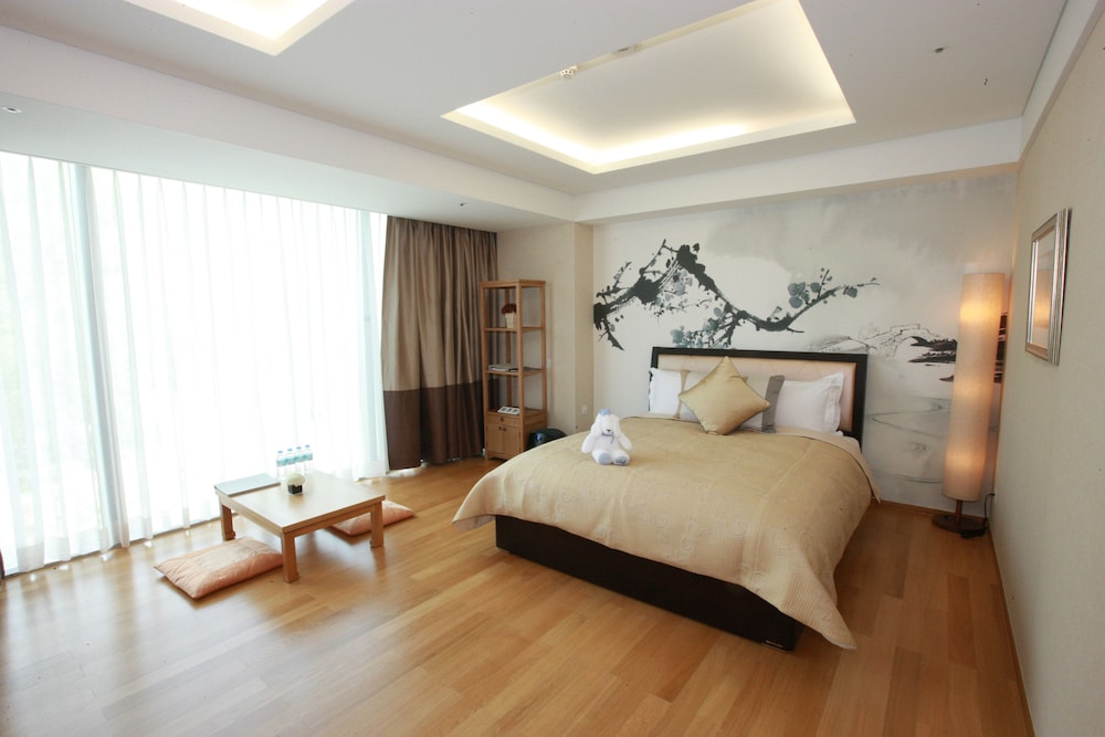 High1 Grand Hotel Convention Tower 23/64
