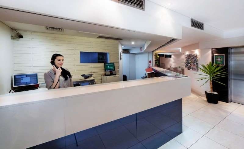 Abbey on Roma Hotel & Apartments 3/8