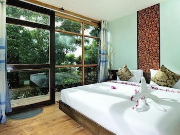 PHI PHI SEA SKY RESORT 12/66