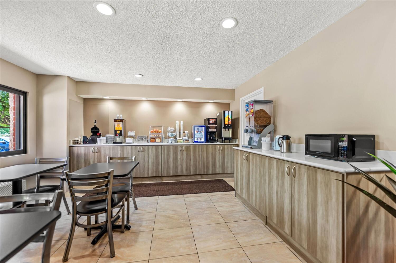 Super 8 by Wyndham Elgin 29/38
