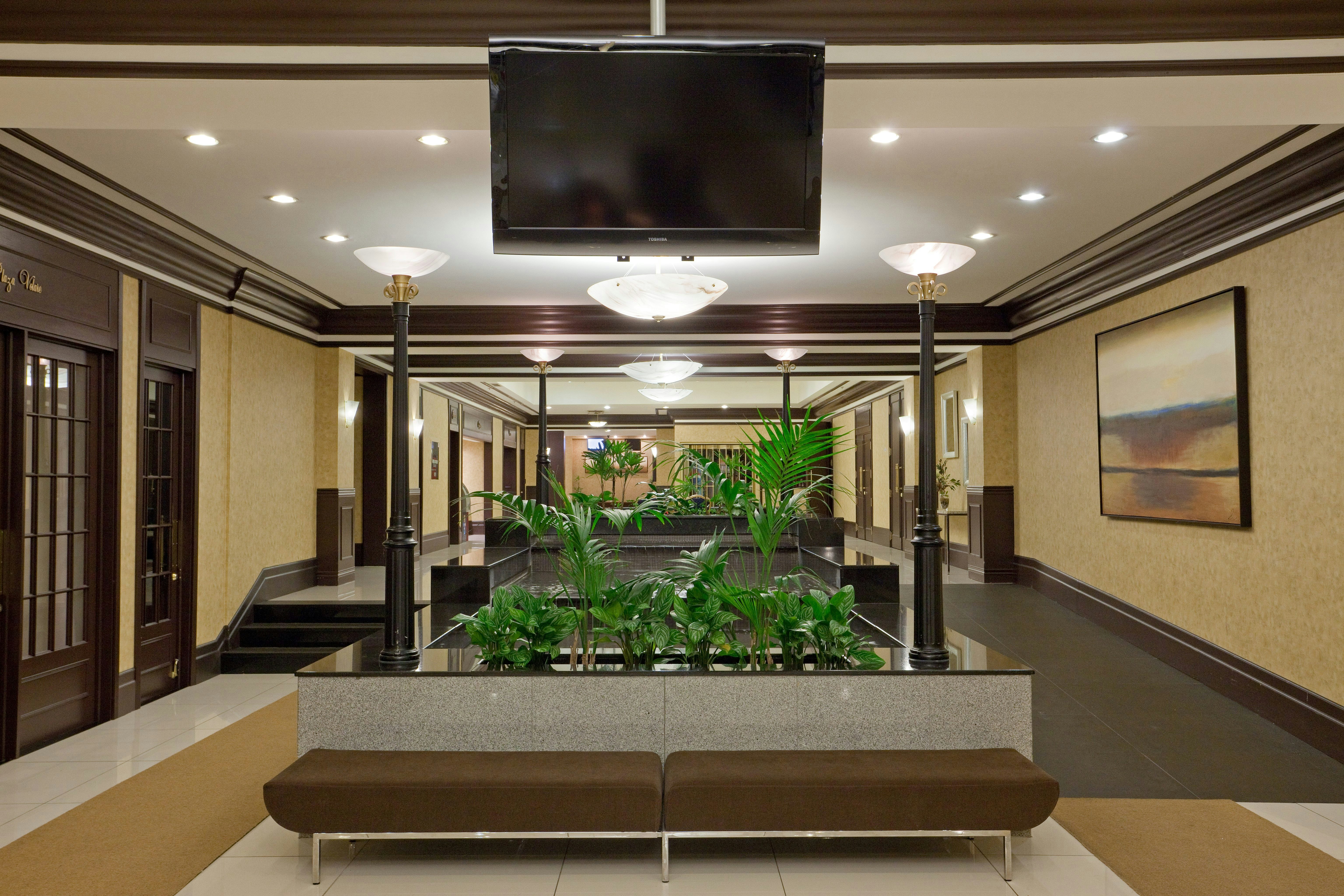 Armon Plaza Montreal Airport 41/62