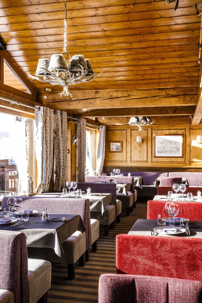 Les Campanules Hotel Restaurant 51/60
