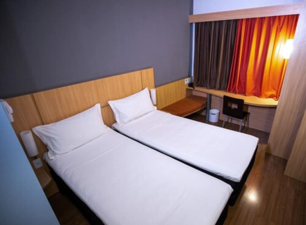 Ibis Petrolina 20/50