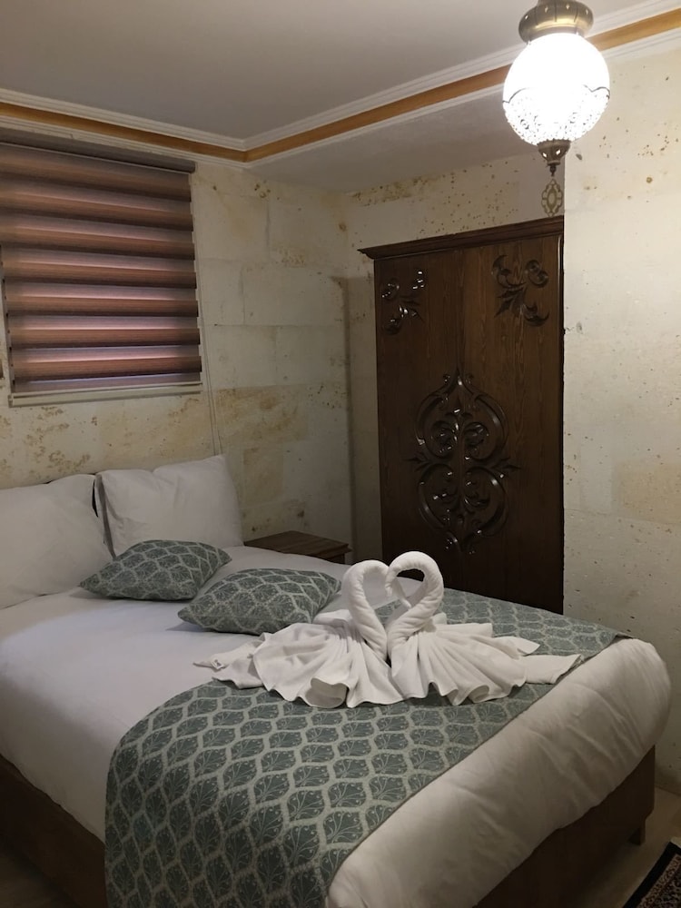 Ozbek Stone House 16/50