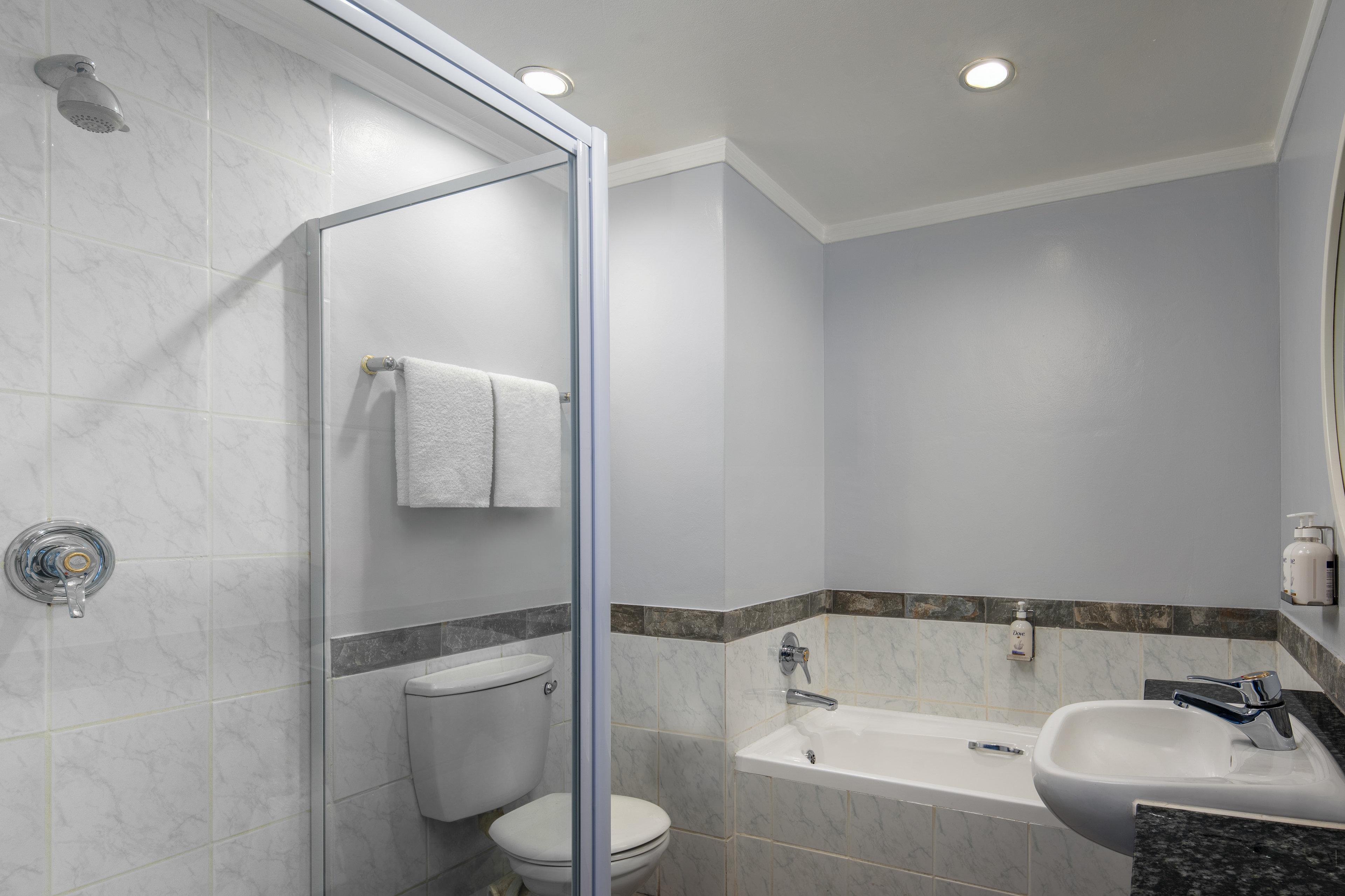غرفة بسريرين كوين، Holiday Inn Johannesburg Airport Previously Know As the Airport Grand Hotel And Conference Centre 3/3