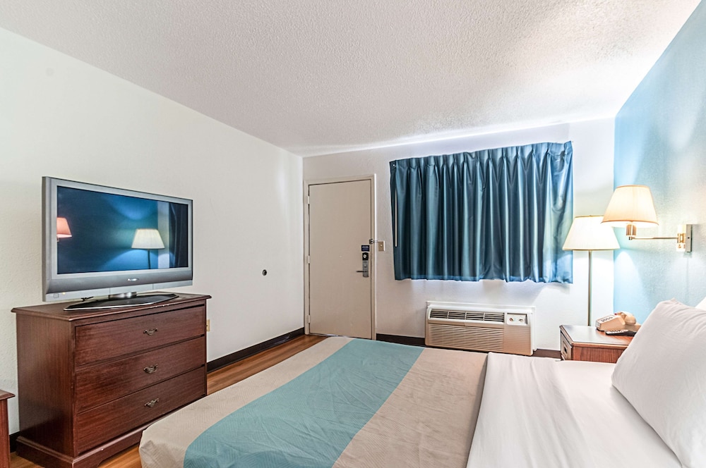 Motel6 Southgate, MI - Detroit 21/60