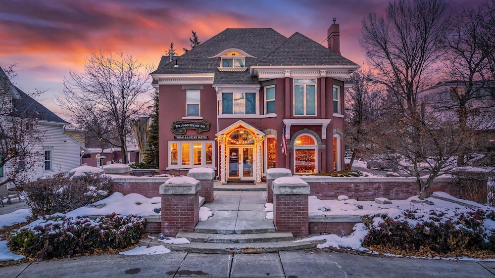 The Anniversary Inn Logan 1/50