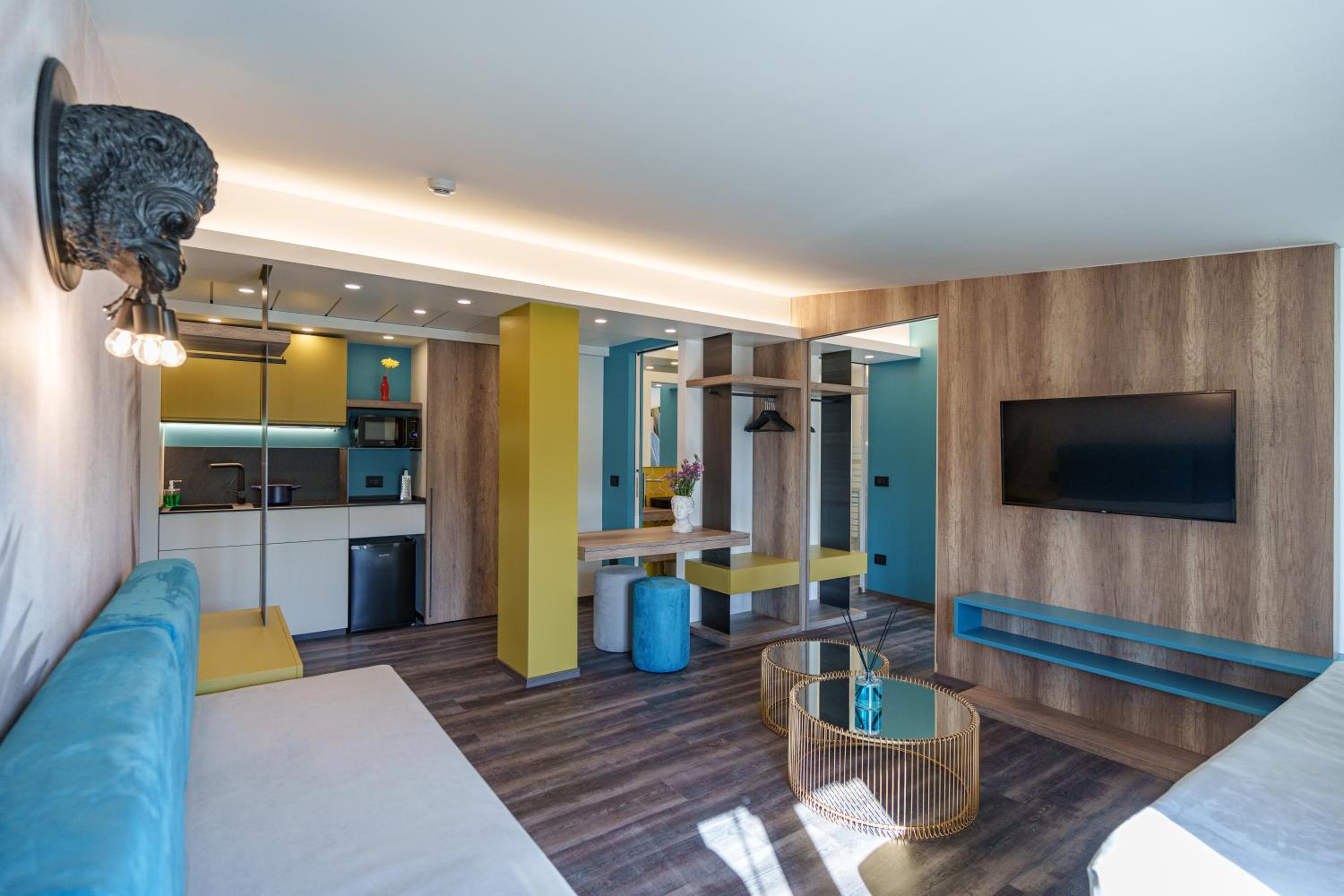 Hotel Astra 45/56