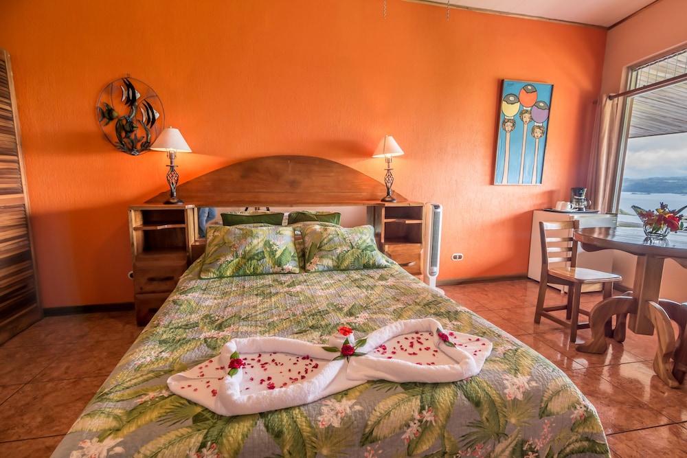 Nepenthe B&B 32/50