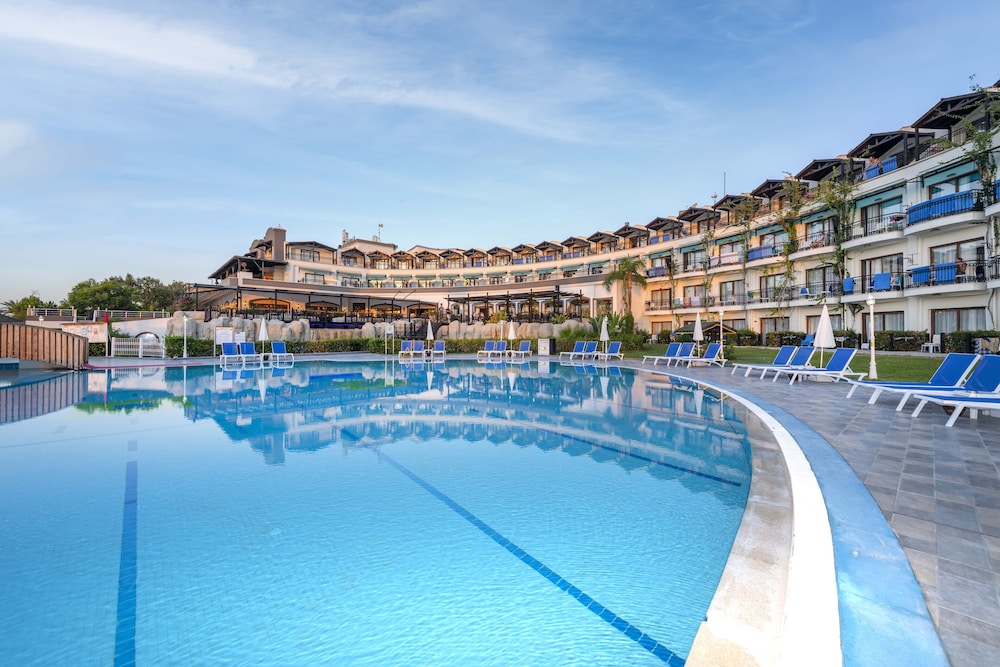 Armas Labada Hotel 47/71