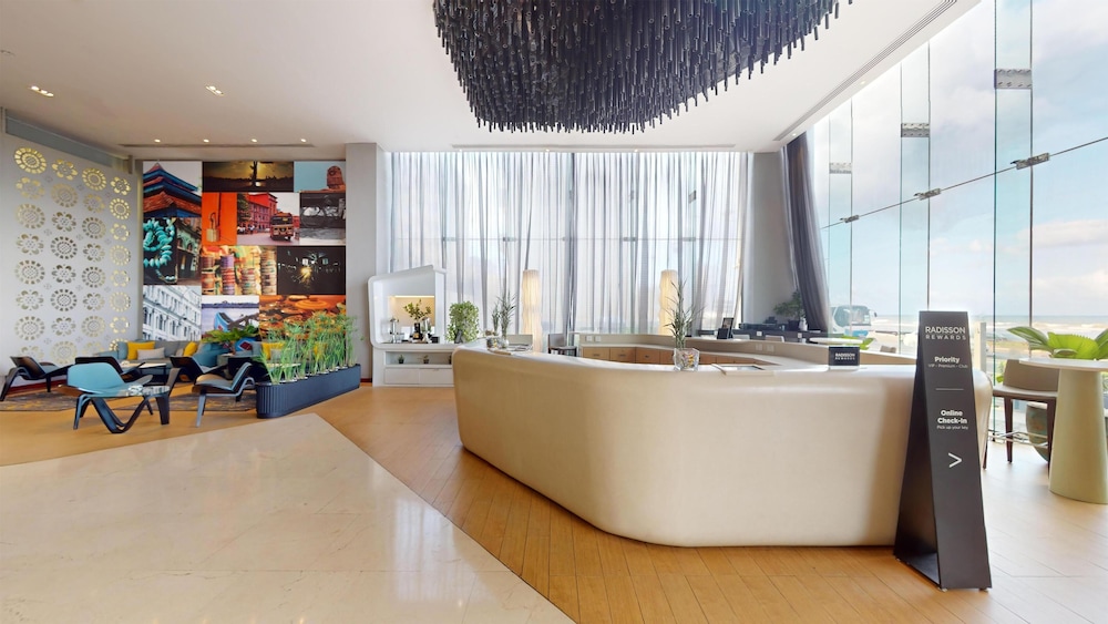 Radisson Hotel Colombo 8/62