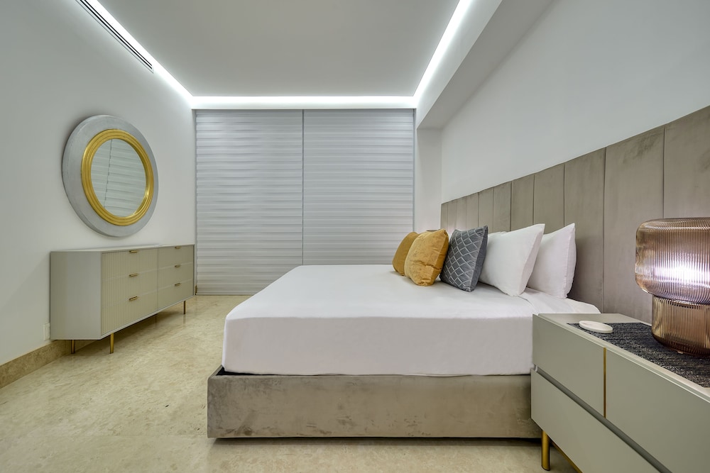 Deluxe, Apartment, King Bed, Queen Murphy Bed, Ocean View, Terrace