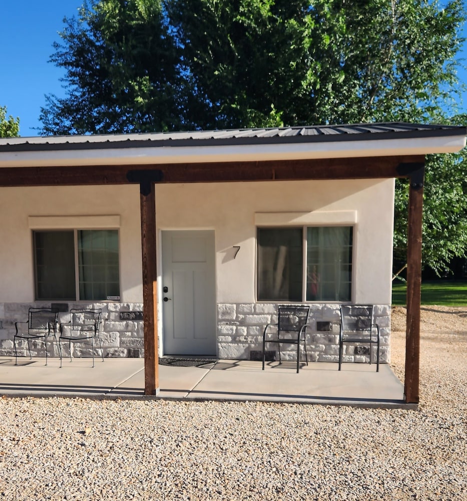 Hurricane Hideaway Lodging 43/46
