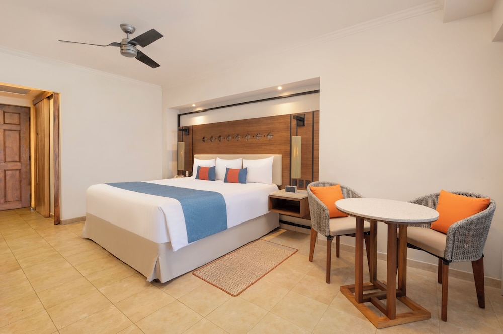 DELUXE, OCEAN VIEW, BALCONY