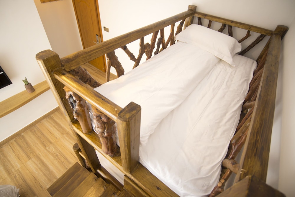 Jiesu Renwen Guest House 28/40