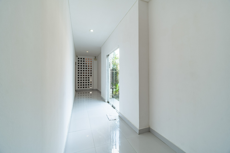 Sri Krisna Room 7/11
