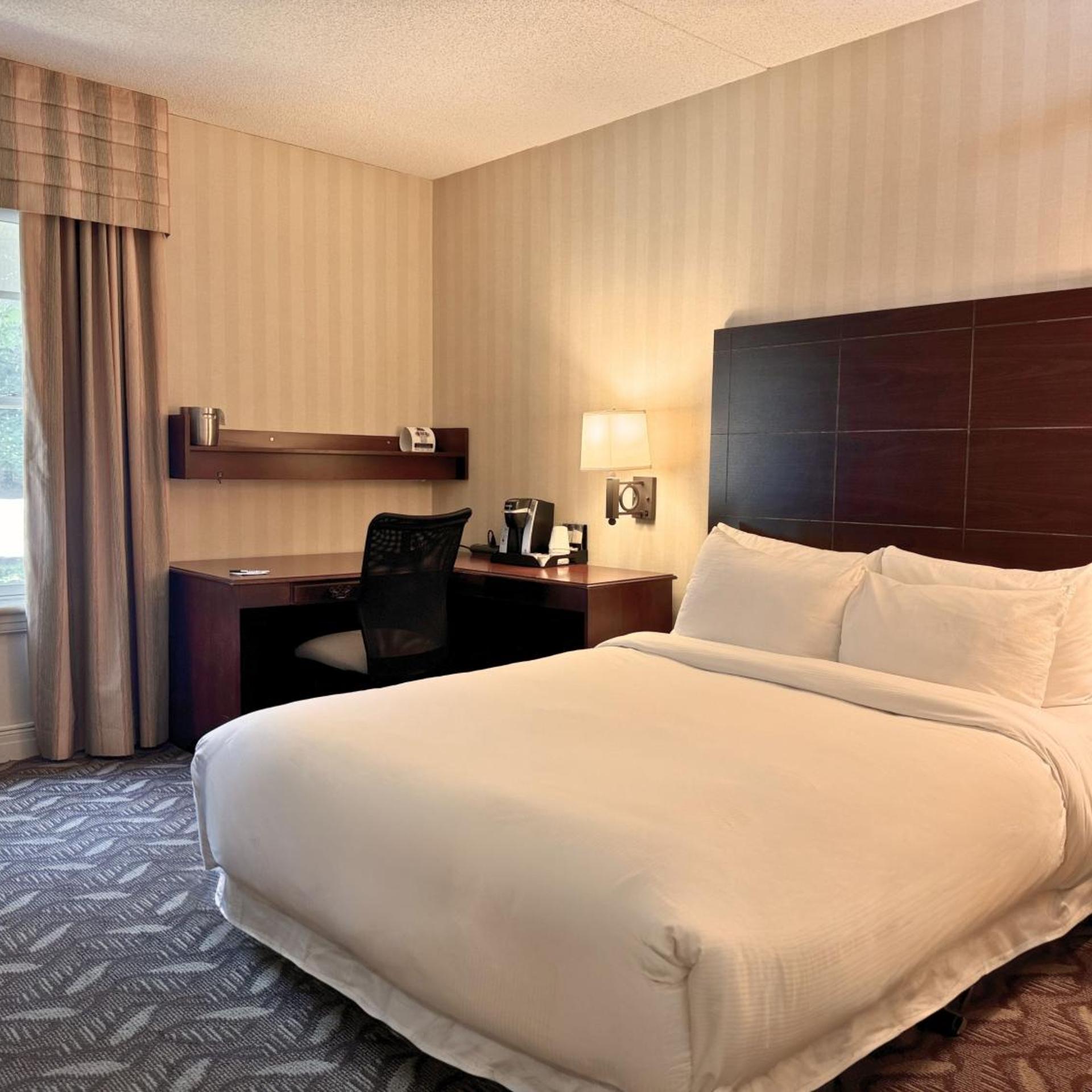 Room, King Bed, Queen Bed, Executive Wing, Accessible