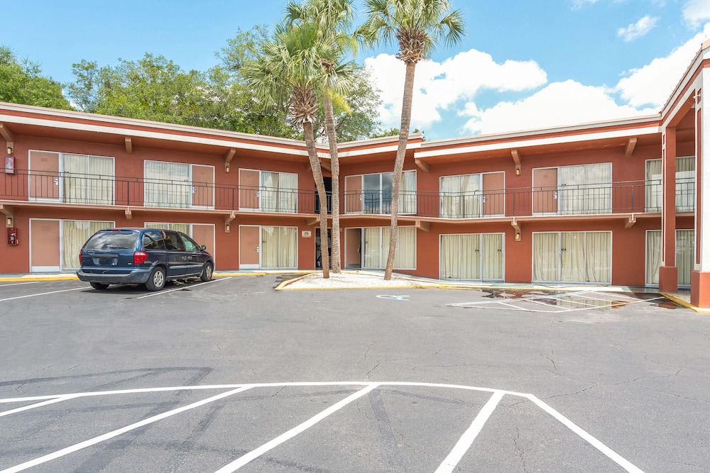 OYO Hotel Mustang Silverspring FL in SILVER SPRINGS - FL