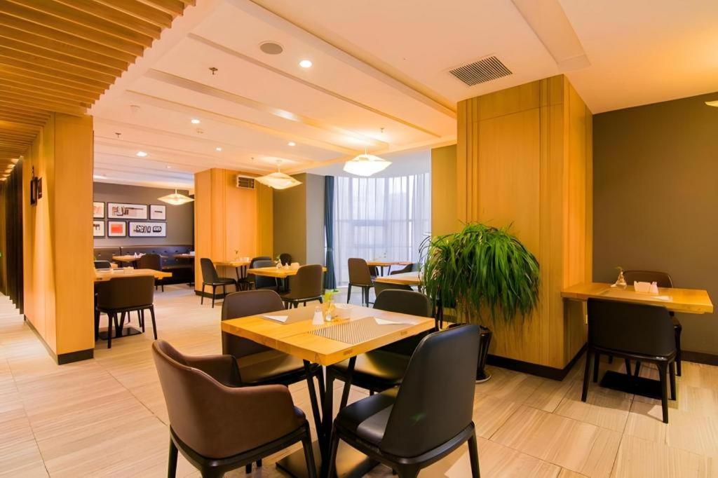 Yitel Hotel (Shenyang Sanhao Street Shengjing Hospital Branch) 43/50