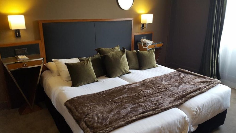 Hotel Carlton 14/70
