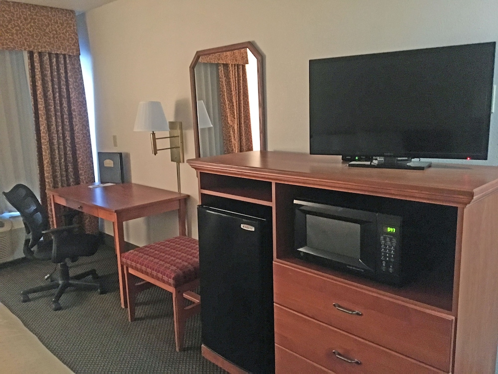 FairBridge Extended Stay a Kitchenette Hotel 36/44