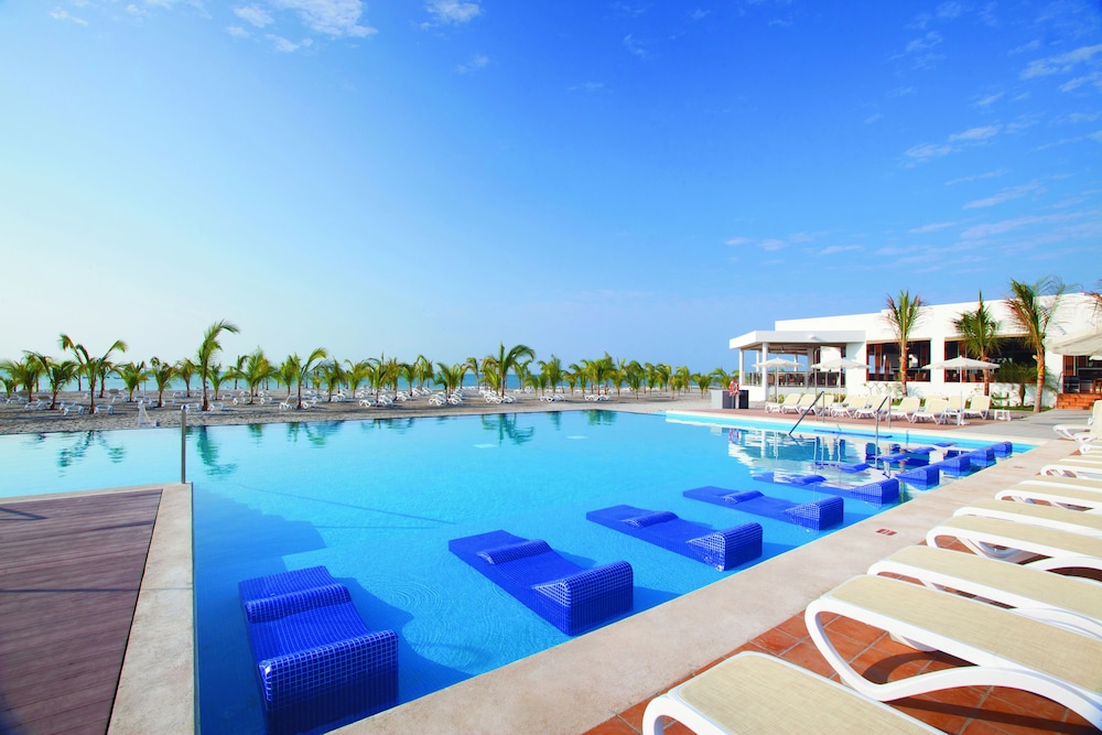 Hotel RIU Playa Blanca All Inclusive 1/72