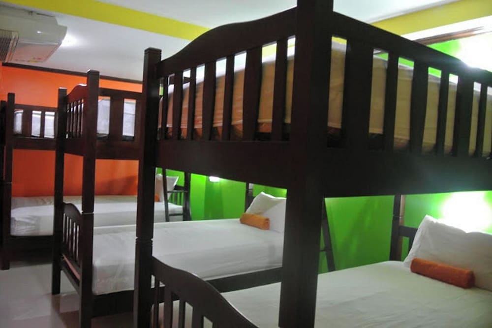 Silla Patong Hostel 27/36