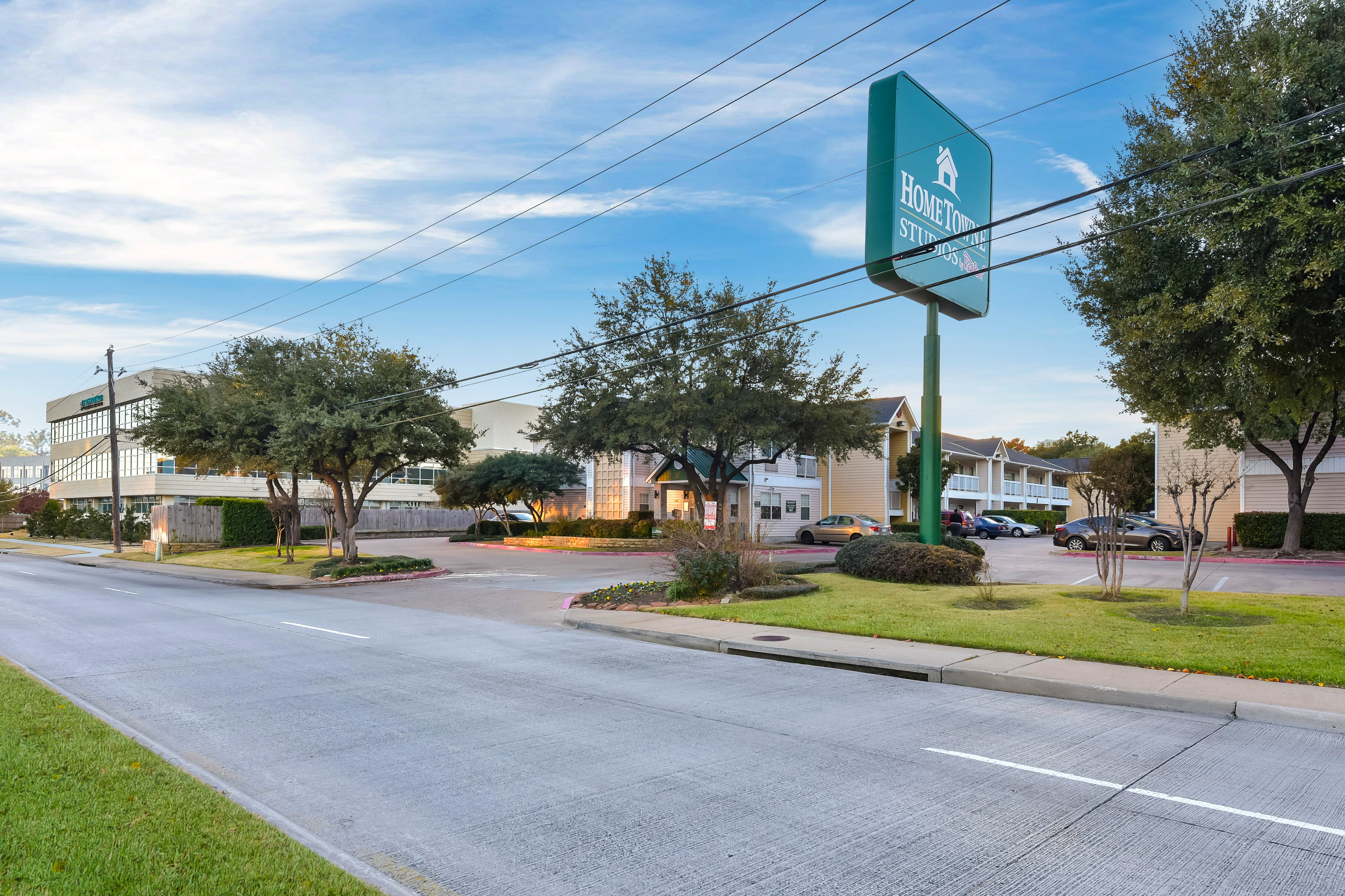 Hometowne Studios Dallas - North Addison/Tollway 10/16