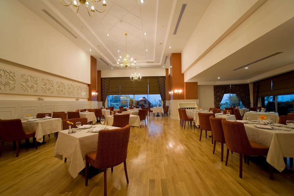 Saphir Resort Spa Hotel 26/48