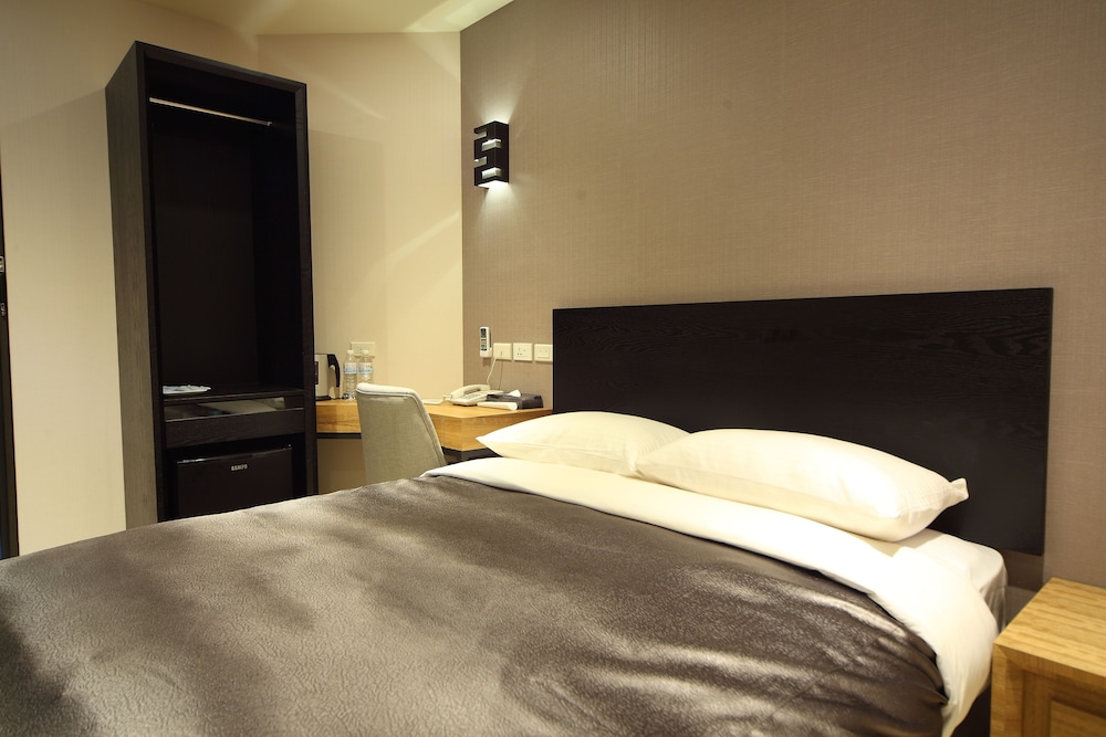 SUPERIOR, DOUBLE BED, NO WINDOW