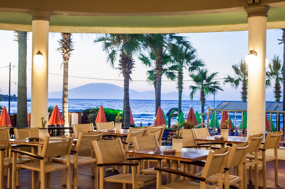 Phoenix Beach Hotel 56/72