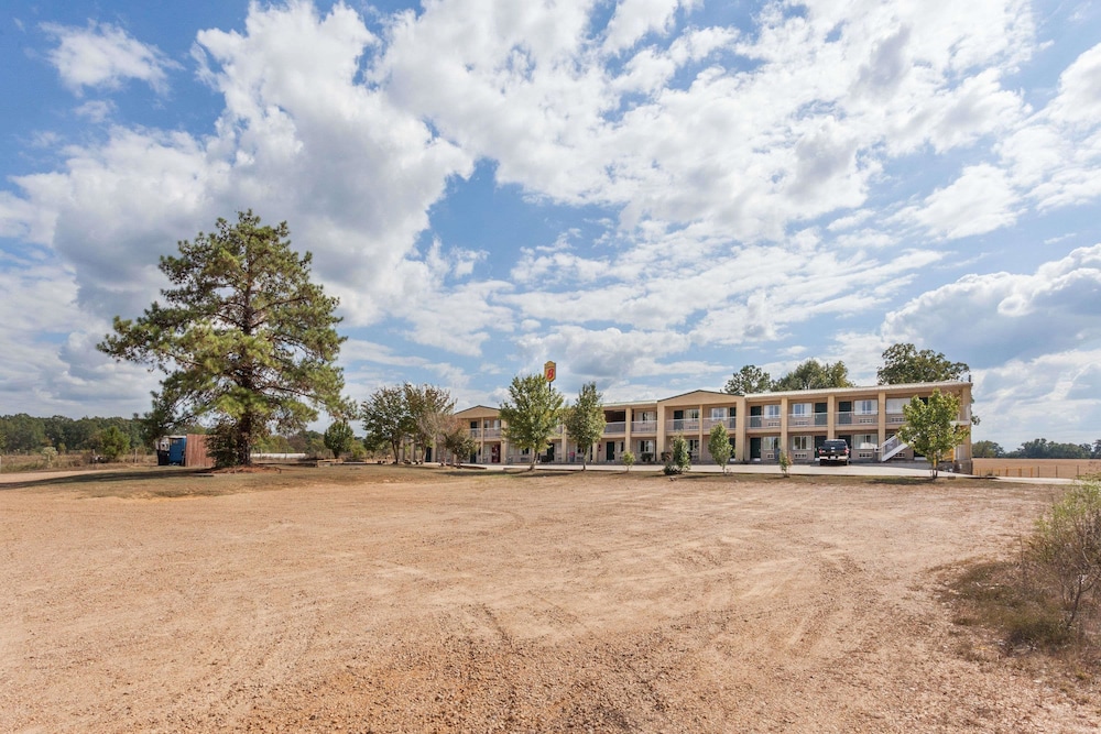 Super 8 By Wyndham Brookhaven 2/52
