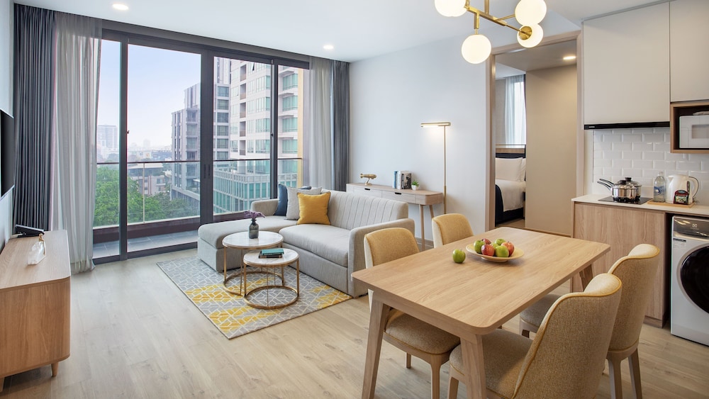 Staybridge Suites Bangkok Thonglor 42/80