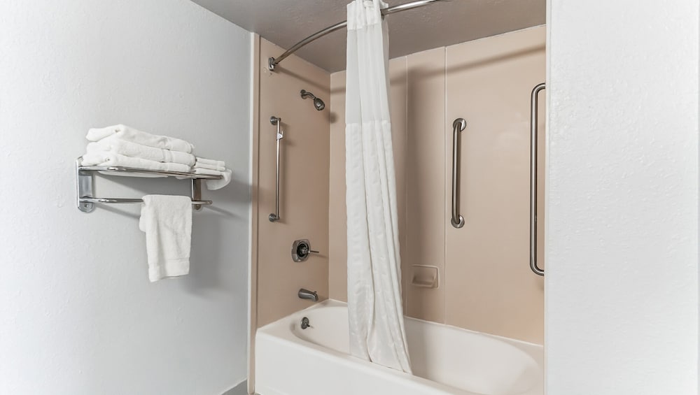 غرفة قياسية بسرير كينج بمطبخ صغير لذوي الإعاقة، Home 1 Suites Extended Stay - Kissimmee 4/4
