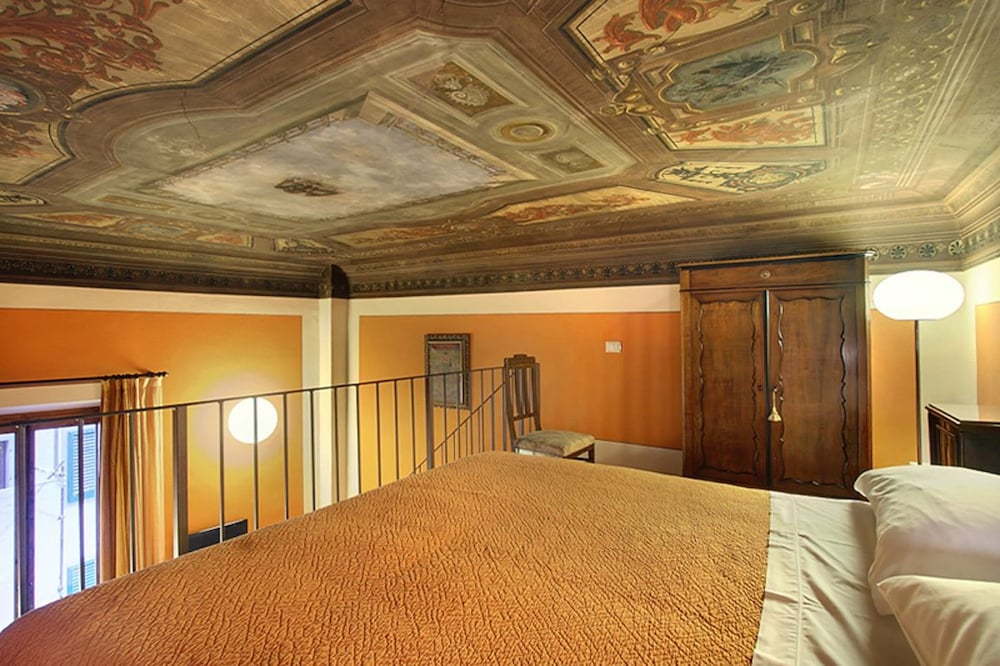 Puccini Apartments 9/50