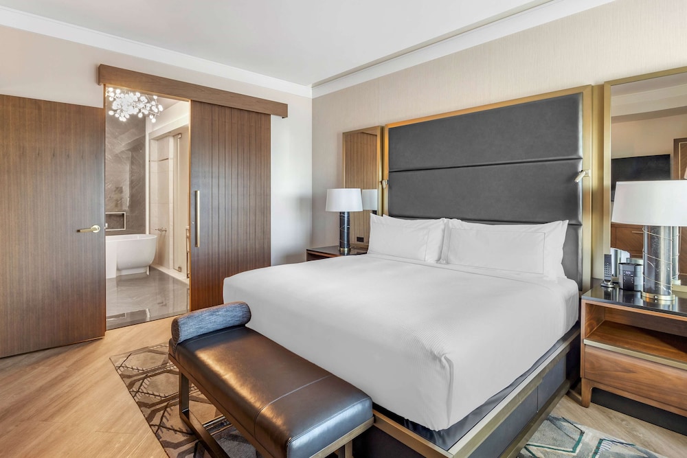 1 BEDROOM, PREMIUM, SUITE