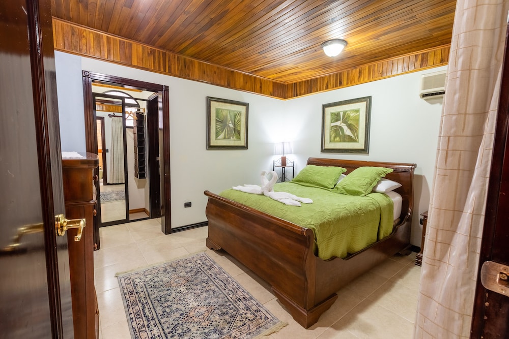 Casas Del Toro Apartments 6/40