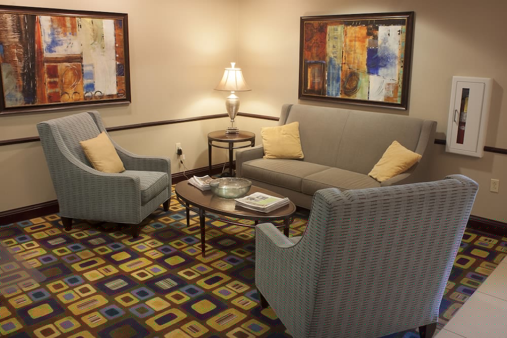 Holiday Inn Express & Suites Youngstown West - Austintown 32/38