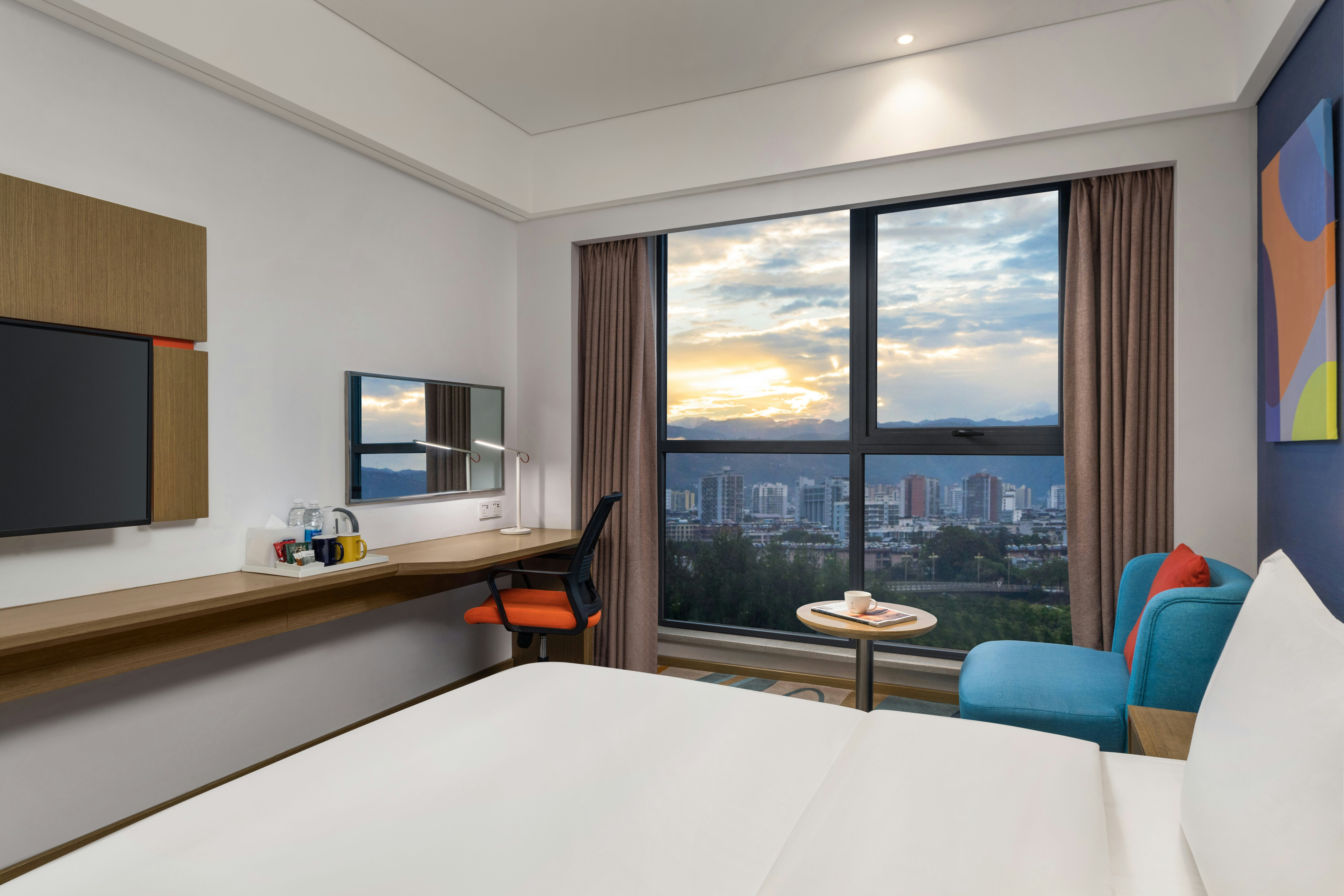 Standard, King Bed, Sunrise View, High Floor, Smoking