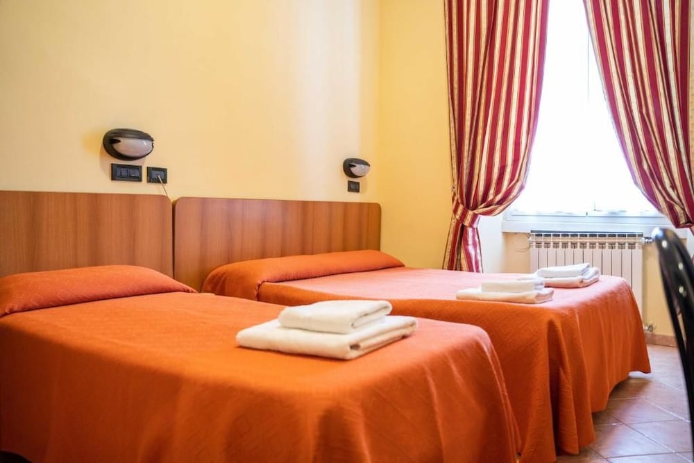 Hotel Ferrarese Roma 16/49