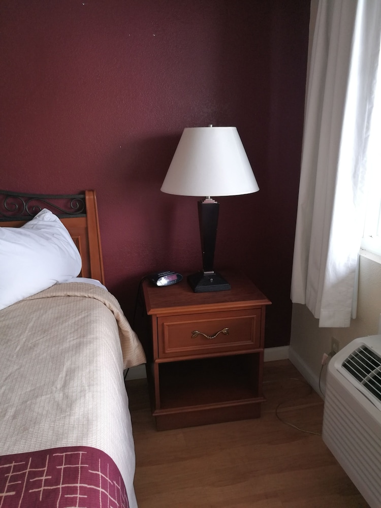 Red Roof Inn Los Banos 12/19